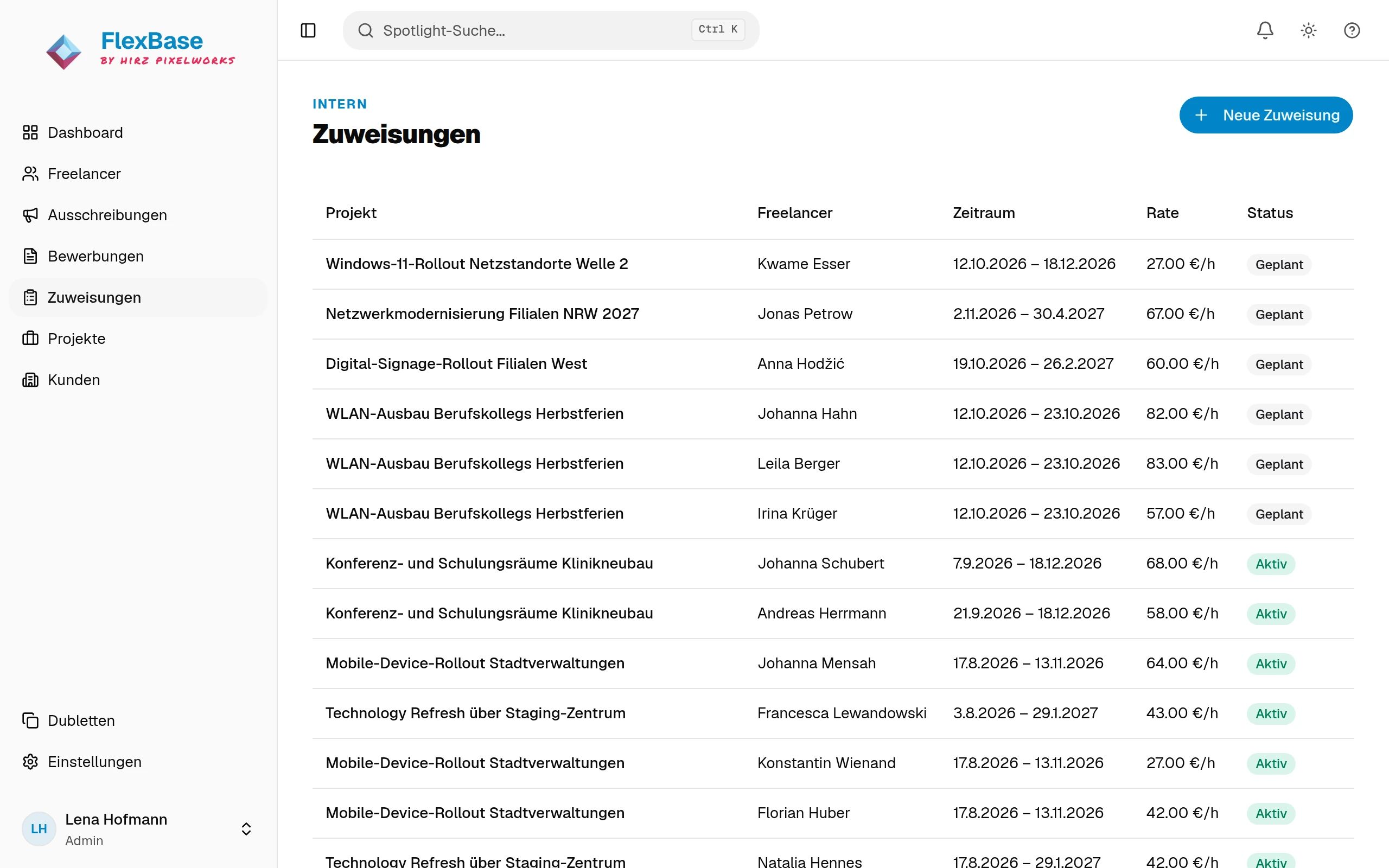 Übersicht der Zuweisungen in FlexBase mit Projekt, Freelancer, Zeitraum, Stundensatz und Status geplant oder aktiv